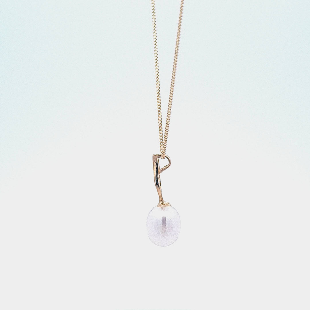 Barrel freswater cultured pearl gold  pendant 37383 - Armin Lowe Jewellers