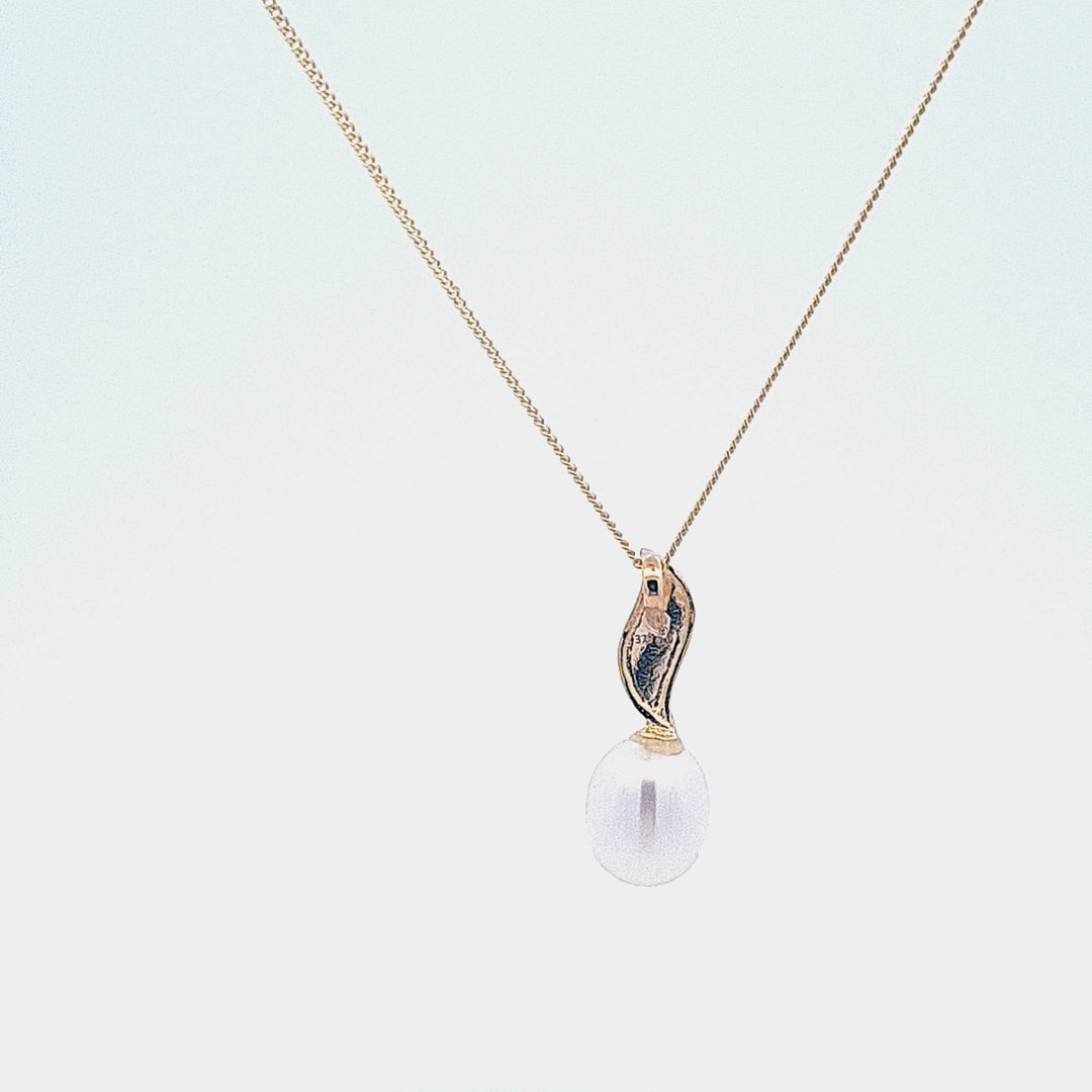 Barrel freswater cultured pearl gold  pendant 37383 - Armin Lowe Jewellers