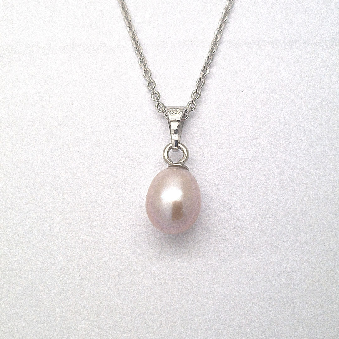 Oval cultured pearl pendant 37628