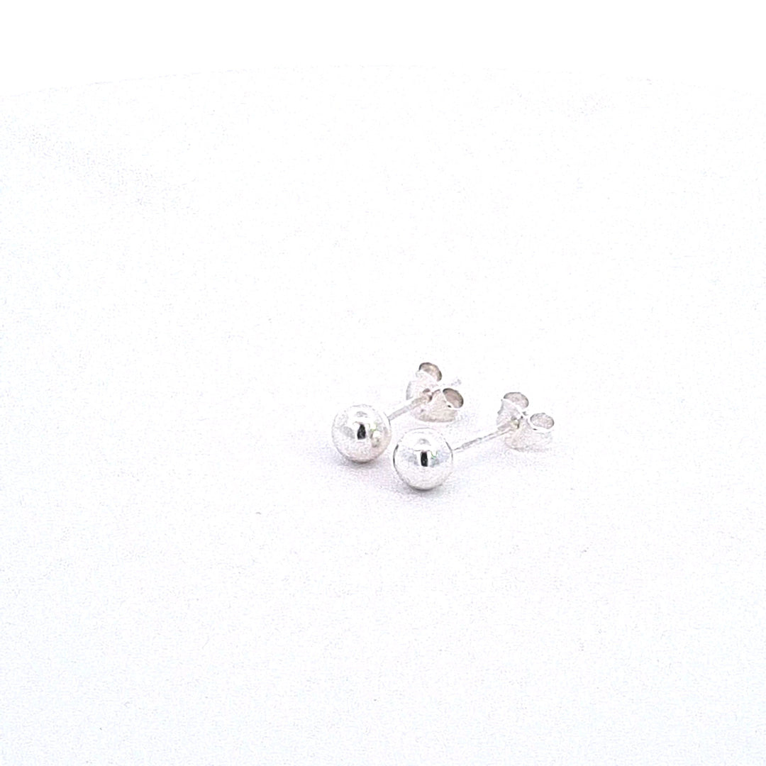 Sterling silver 5mm polished ball stud earrings 35011