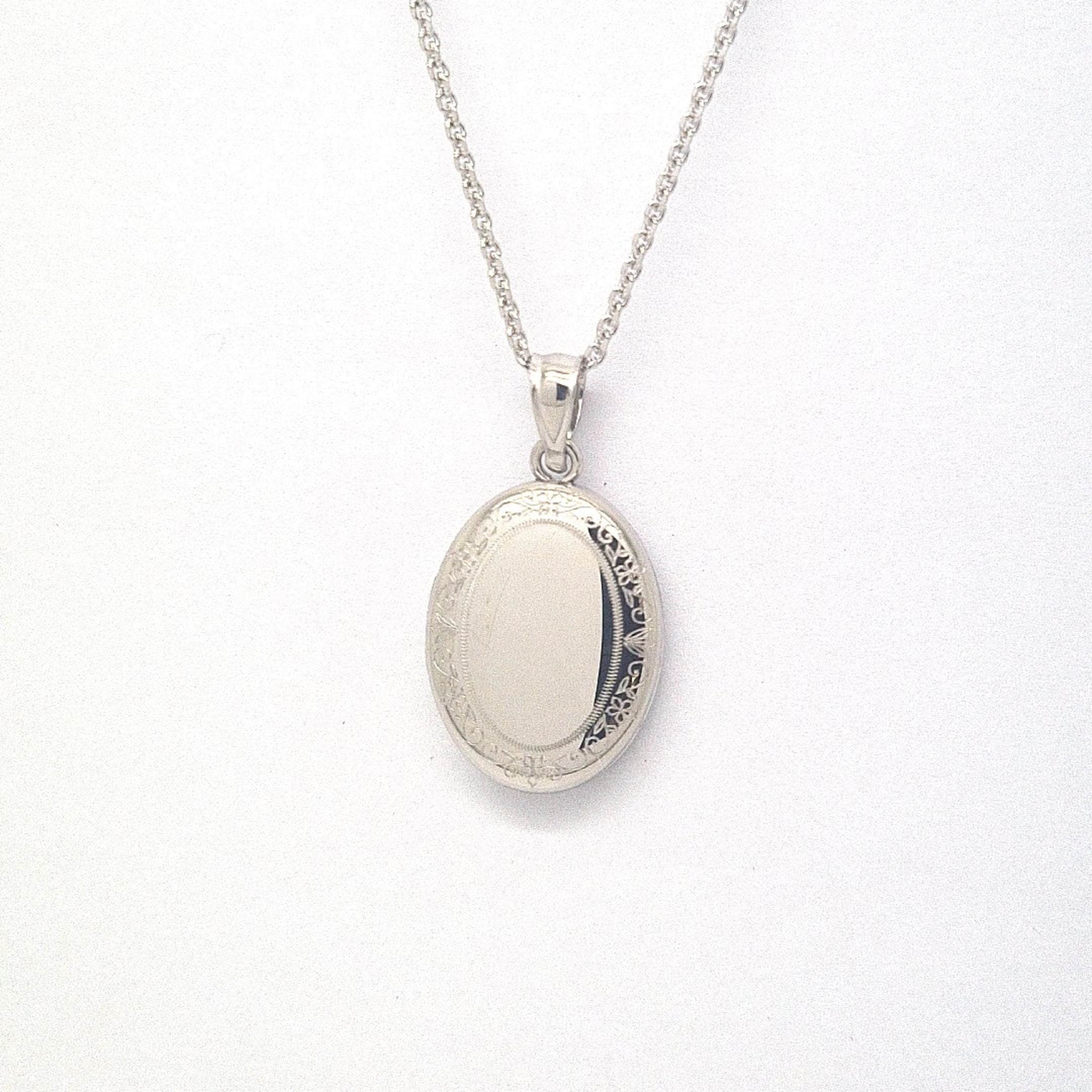 sterling silver oval  locket on chain 33577 - Armin Lowe Jewellers