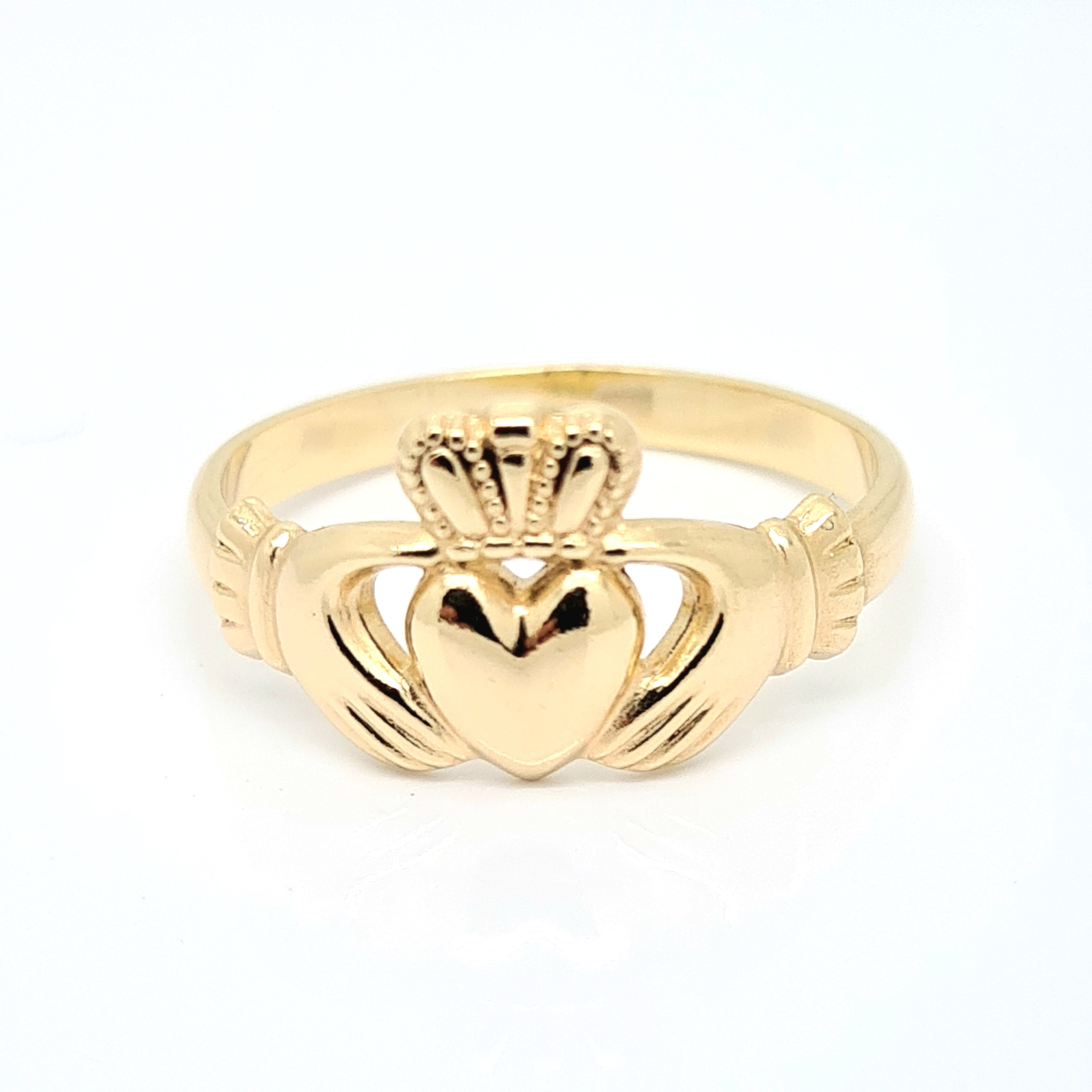 100% recycled gold Claddagh ring 36074 - Armin Lowe Jewellers